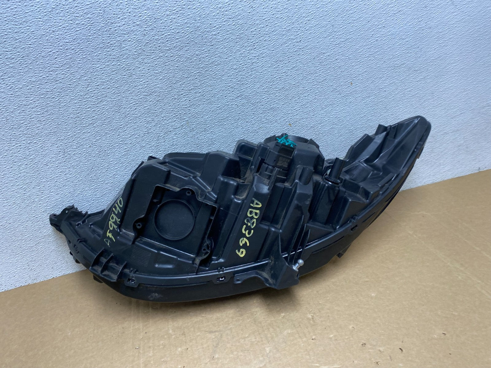 2017 - 2020 Ford Fusion Right Passenger RH Side Headlight AF9940 DG8