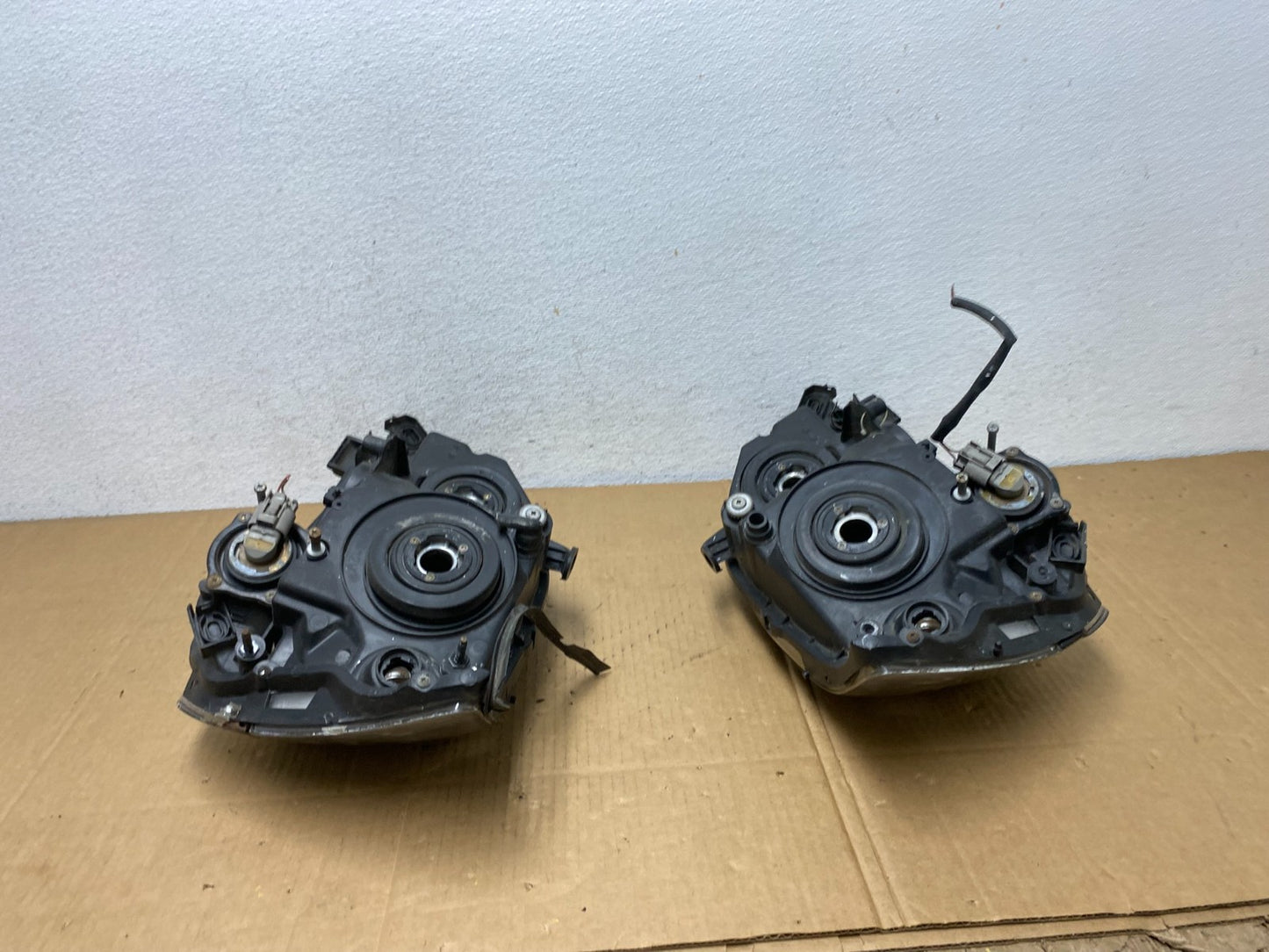 1999 to 2003 Lexus RX300 Left+Right Headlights Halogen AD0876 DW13
