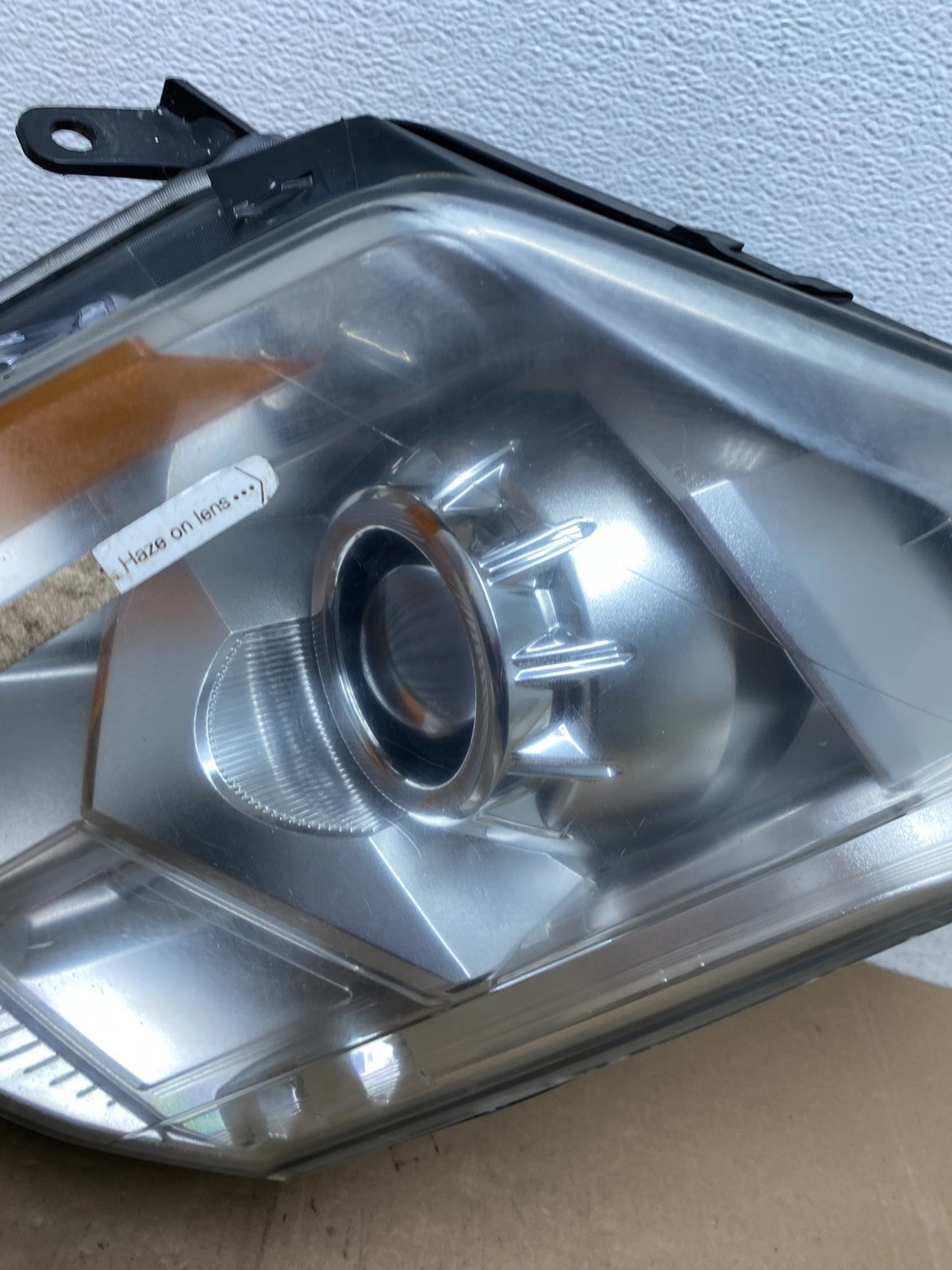 Halogen 2010 to 2016 Cadillac SRX Left Driver LH Side Headlight AG4651 DW4