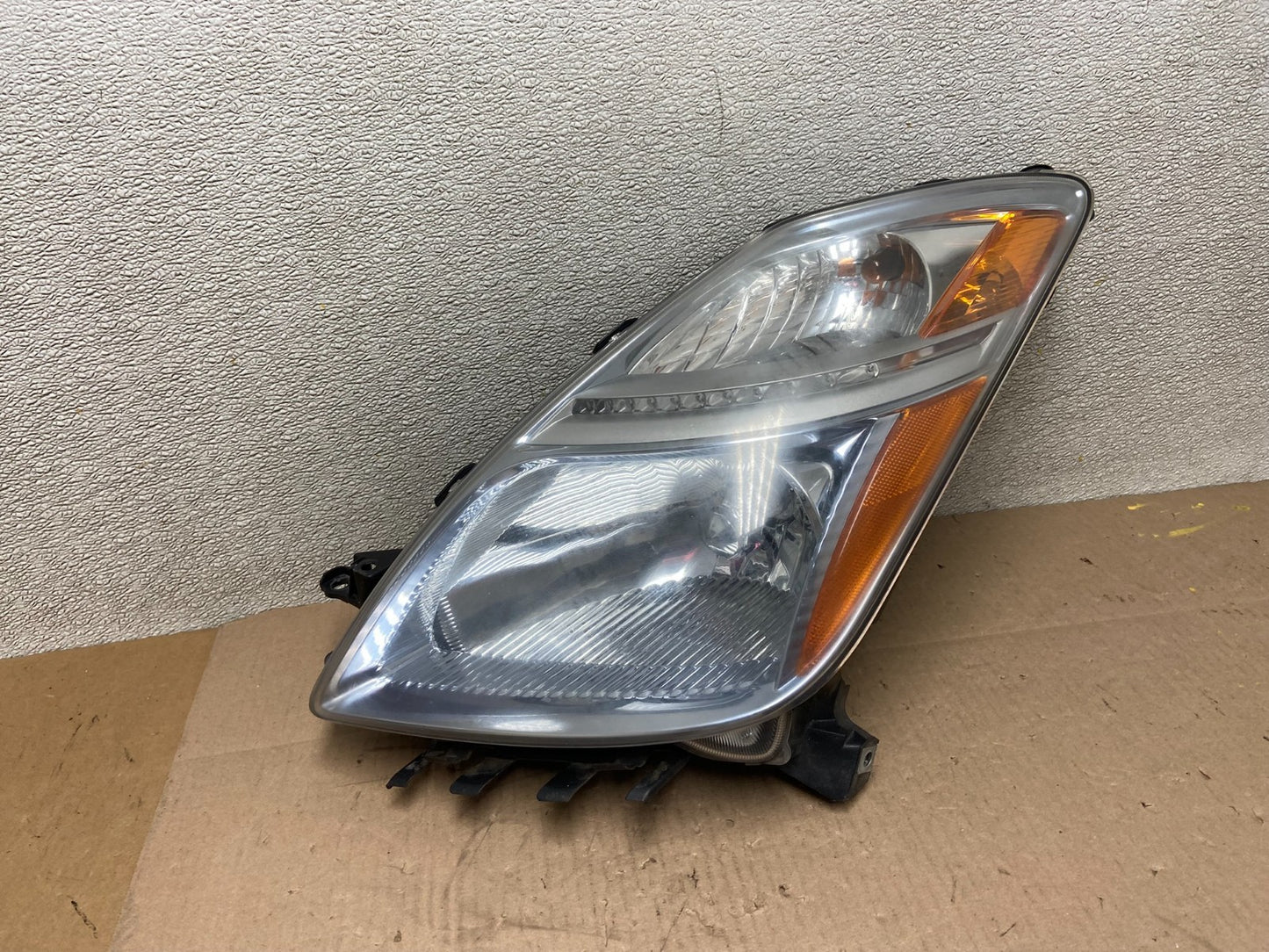 2006-2009 Toyota Prius Left Driver LH Side Headlight Halogen Oem AA0392 DW0