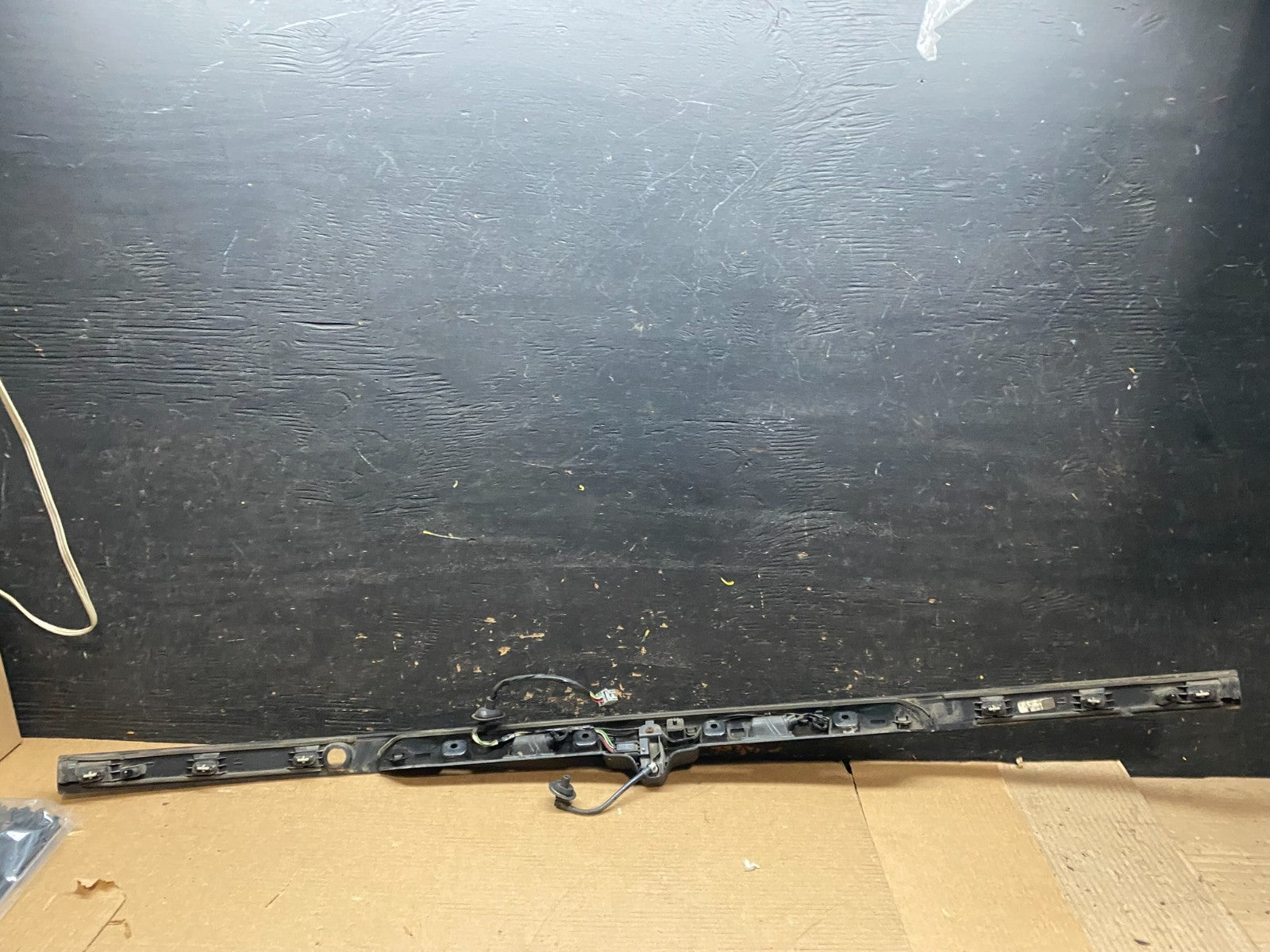 2016 - 2019 Ford Explorer Interceptor Rear Tailgate Molding With Camera V6965 DG5