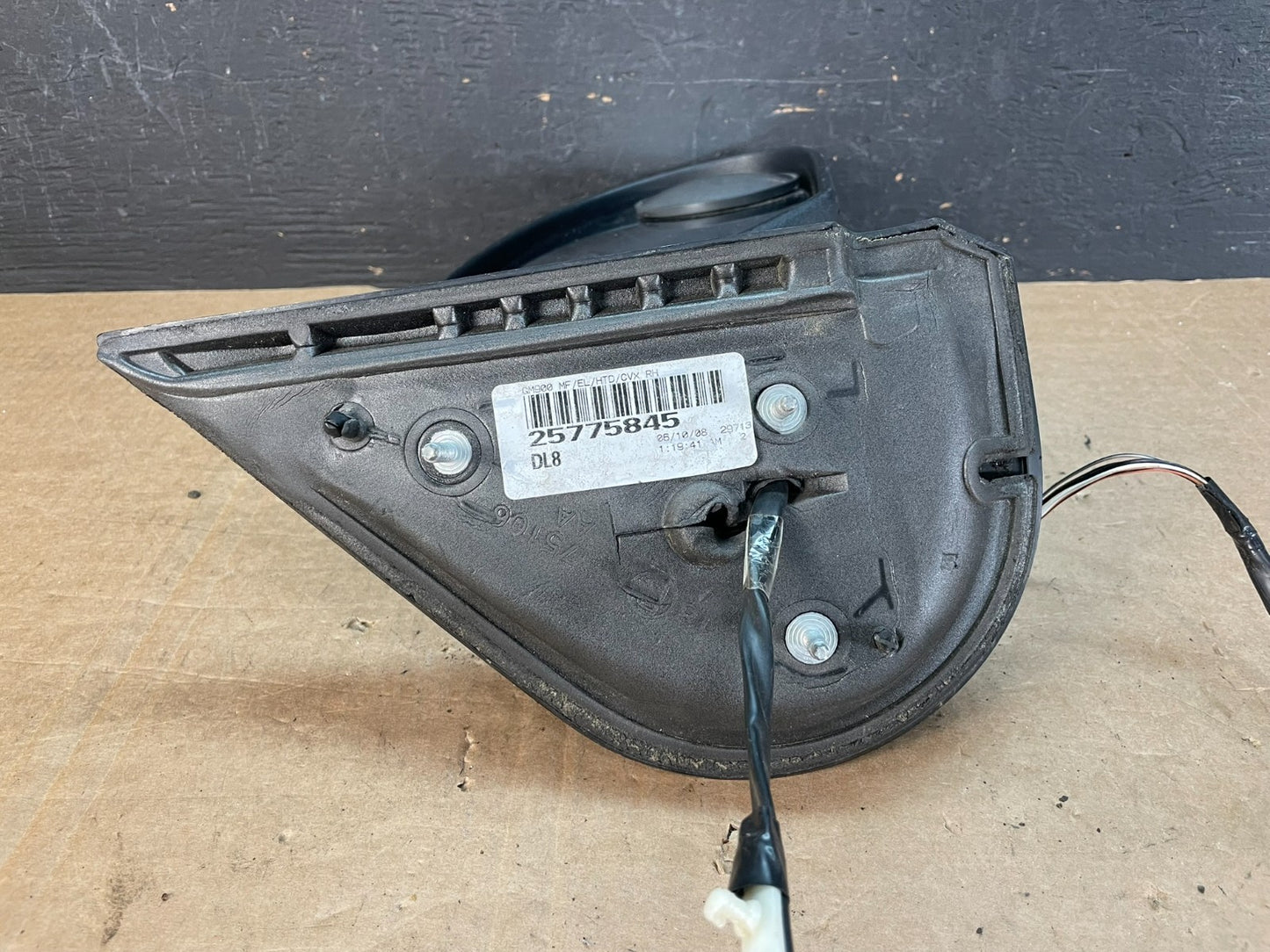 2007-2013 Chevrolet Tahoe Silverado Suburban Right Passenger Mirror AE8552 DW4
