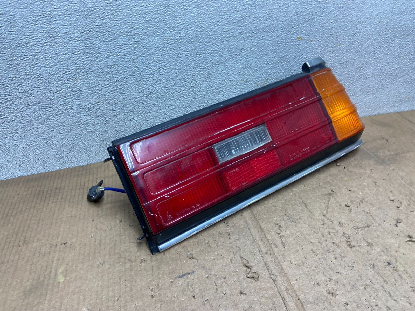 1985 to 1986 Toyota Camry Passenger Right Side Tail Light OEM AA72002