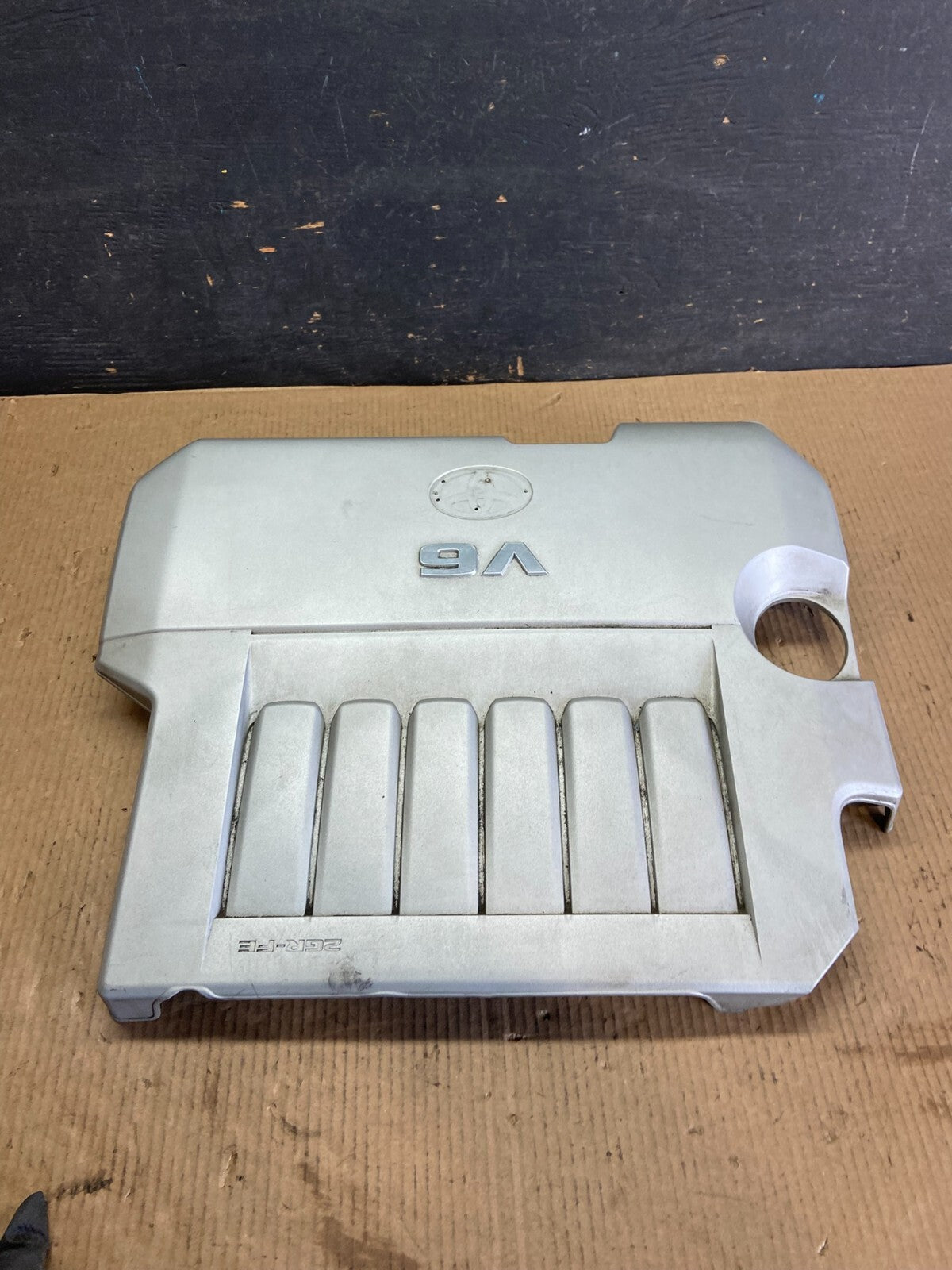 2008 to 2010 Toyota Highlander Top Engine Cover Lid N8329 PS1