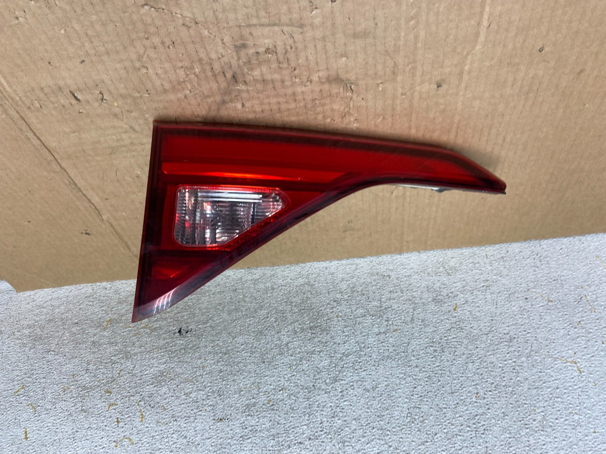 2017 2018 2019 GMC Acadia Left Driver LH Side Inner Tail Light AI4679 DG0
