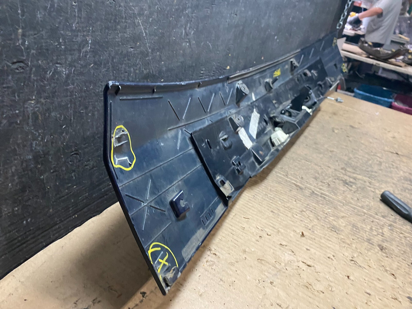 2011-2018 Dodge Grand Caravan Rear Tail Gate Trim Molding Panel N2045 PS12
