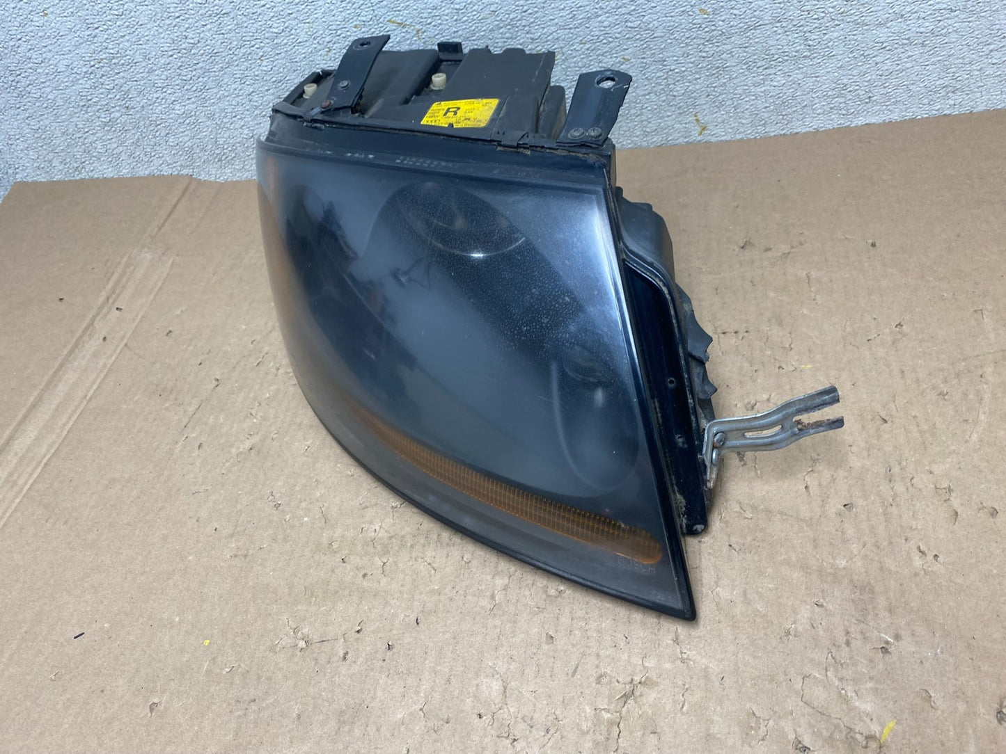 2000 to 2006 Audi TT Right Passenger RH Side Halogen Headlight Oem R1284 DW1