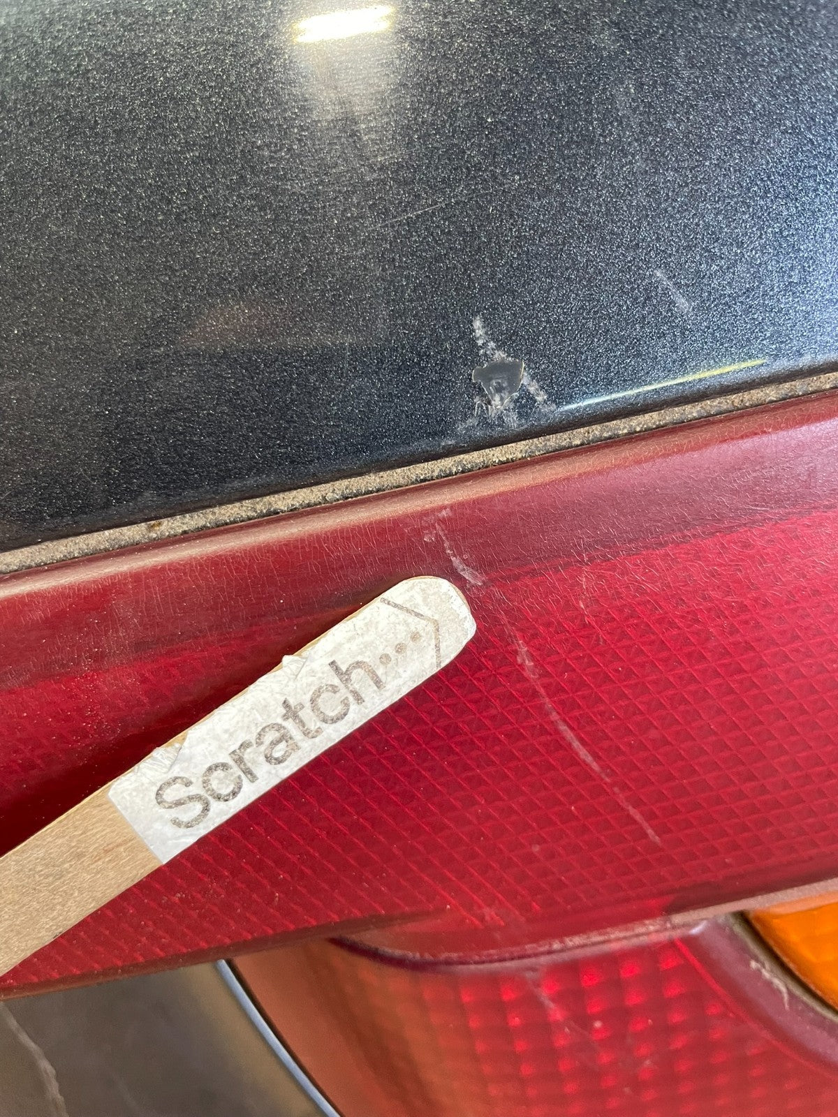 2000-2002 Saturn SL2 Sedan Center Tail Light Lid Trunk Rear Panel AD0101 DG4