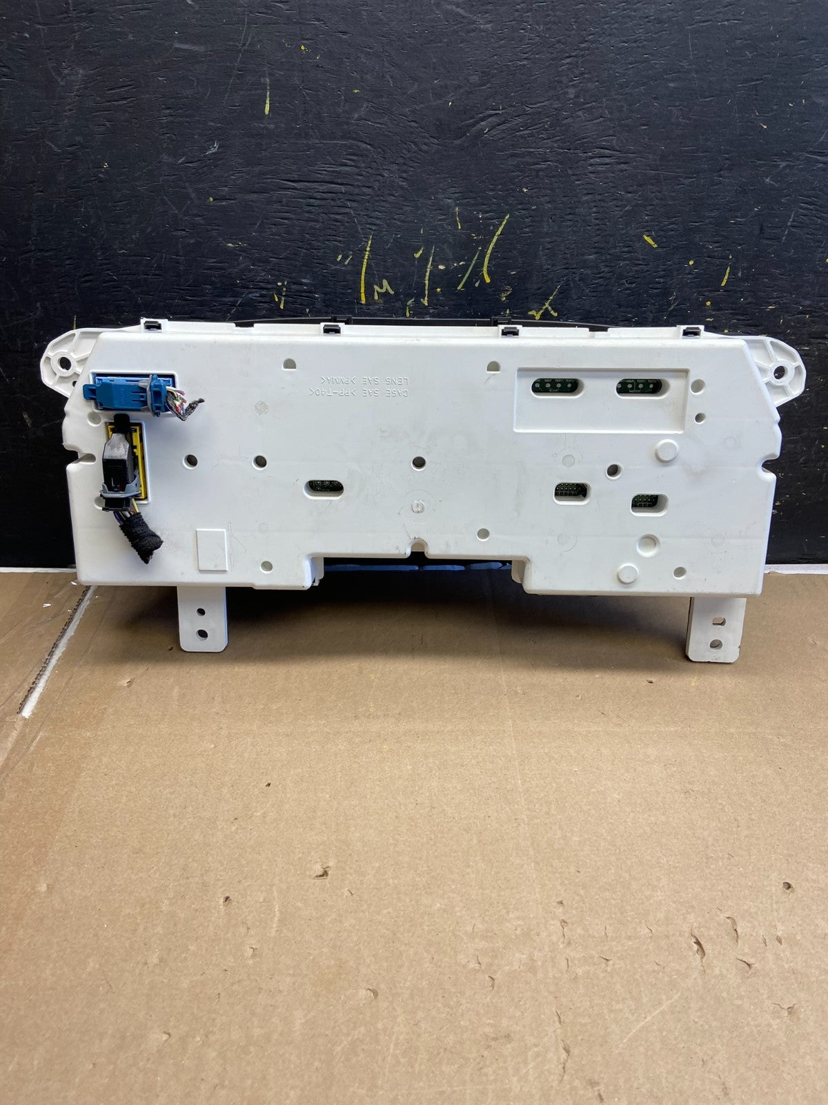 2004 Lincoln Navigator Speedometer Gauge Cluster AB18764
