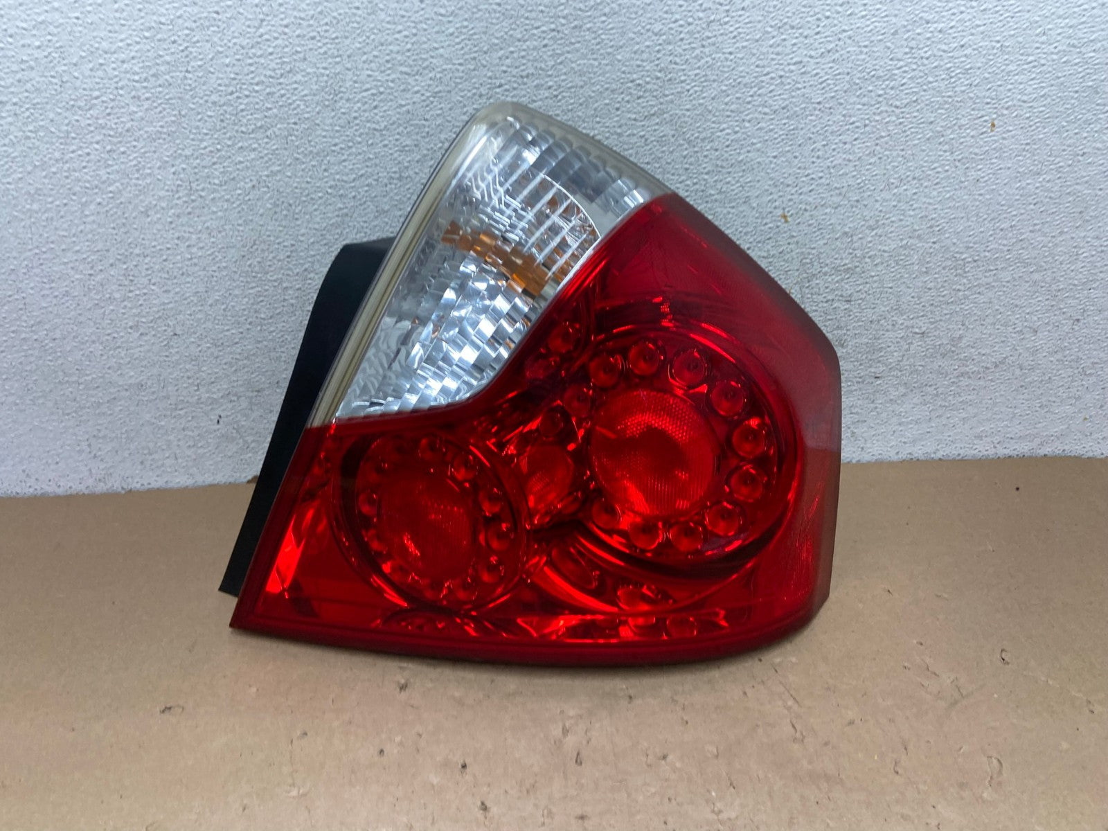 2006 2007 Infiniti M35 M35X M45 Right Passenger Side Tail Light AG4156 LK0
