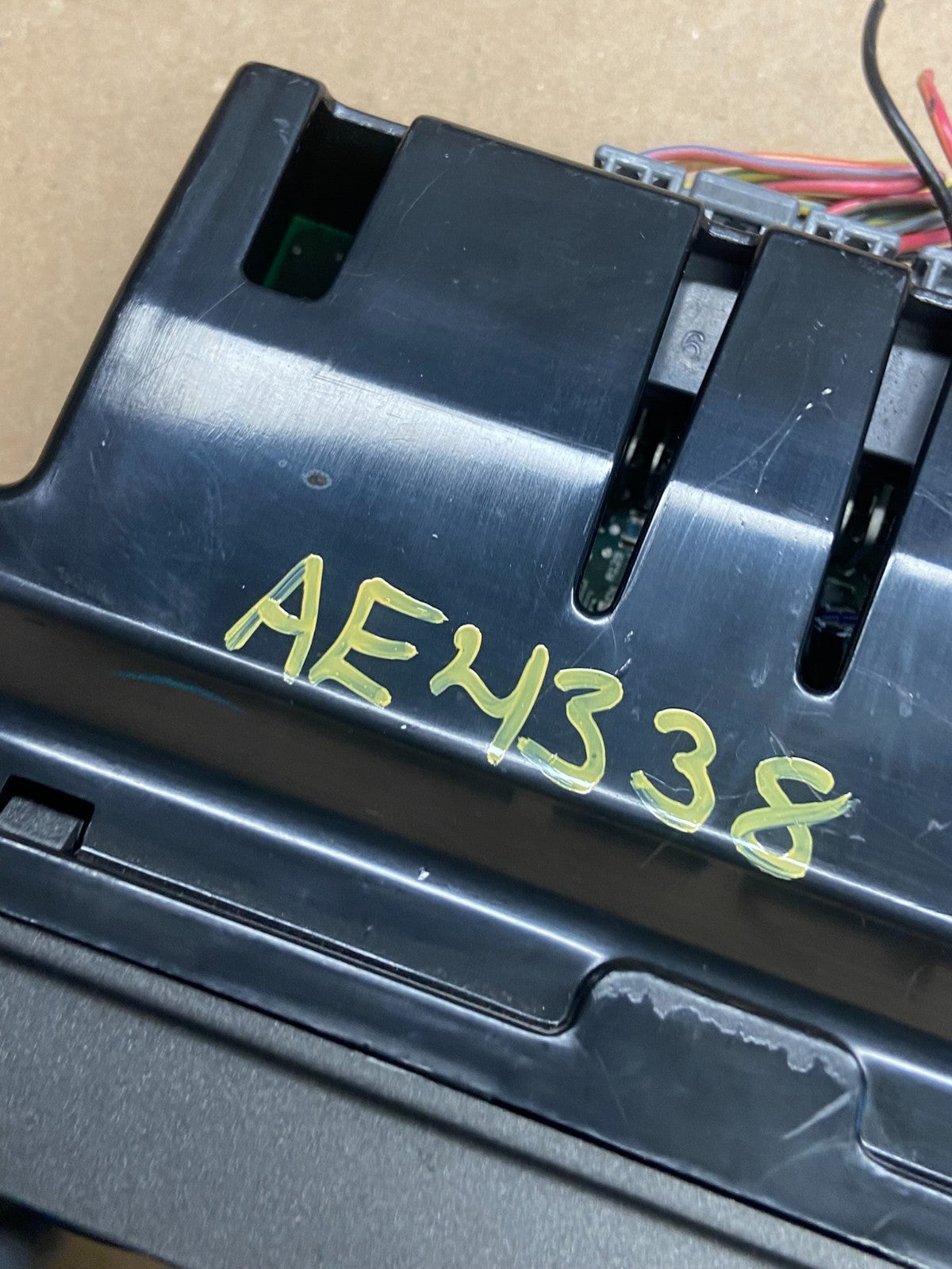 2003 to 2006 Lincoln Town Car Climate Control Panel ae4338 DG6