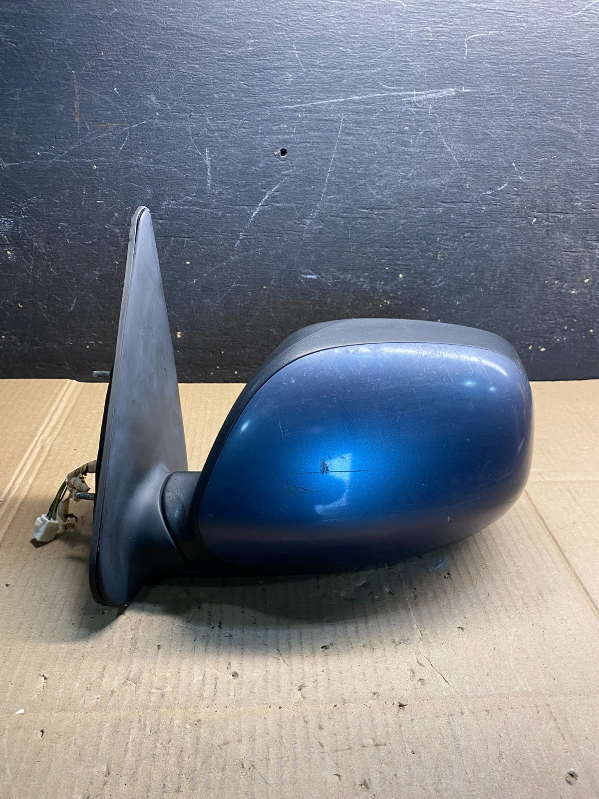 2001 to 2006 Toyota Sequoia Left Driver View Door Mirror OEM AB0589 MS0