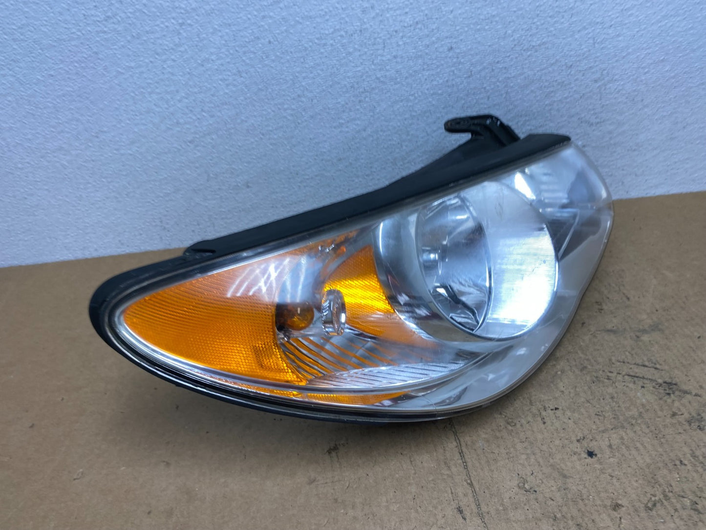 2007 2008 2009 2010 Hyundai Elantra Right Passenger Side Headlight AC3640 DW2