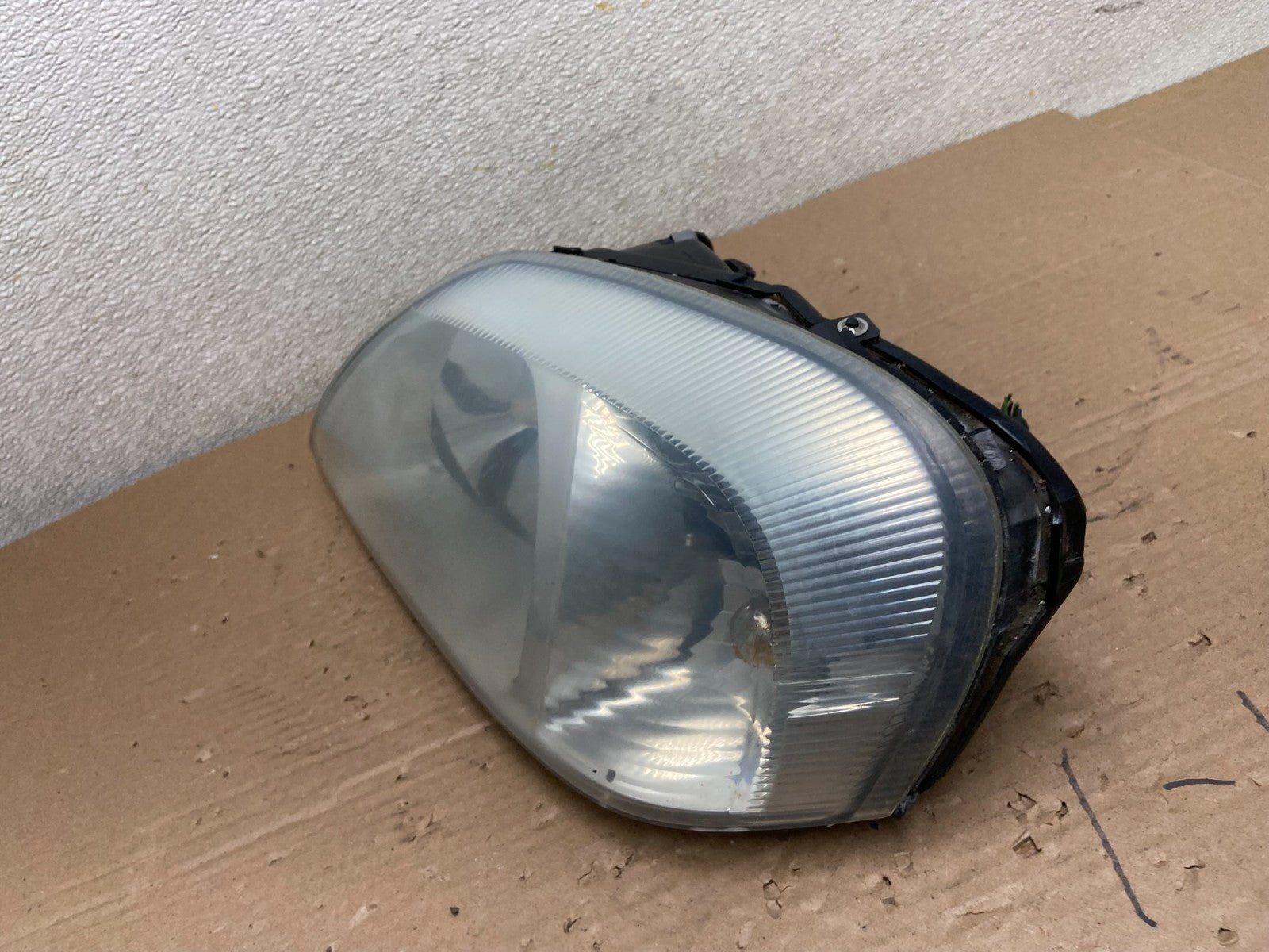 2000 to 2005 Mercury Sable Left Driver LH Side Halogen Headlight OEM AB1485 DW1