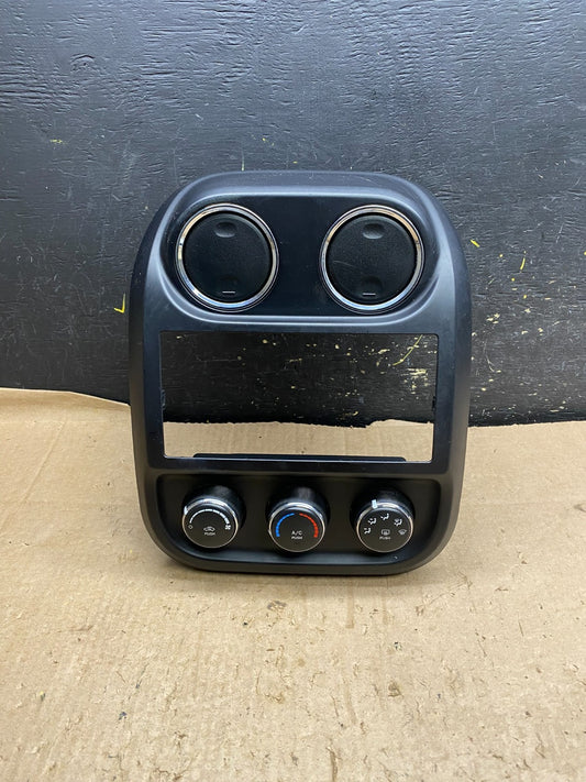 2011 to 2017 Jeep Compass Dash Climate Temperature Control Radio Bezel Z1823 DG0