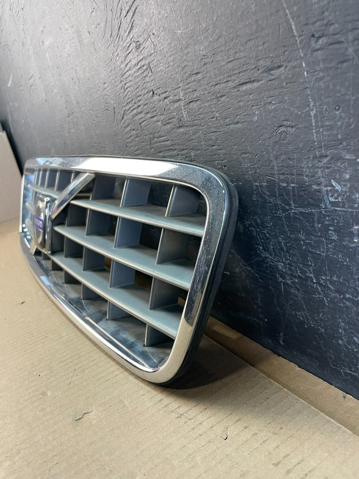 2003 to 2013 Volvo XC90 Front Upper Grill Grille Oem AC2056 DG1