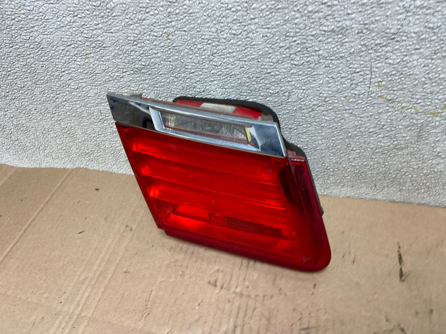 2009-2012 BMW 7-Series F01 F02 750i 750Li Left Driver Inner Tail Light Y0115 DW1