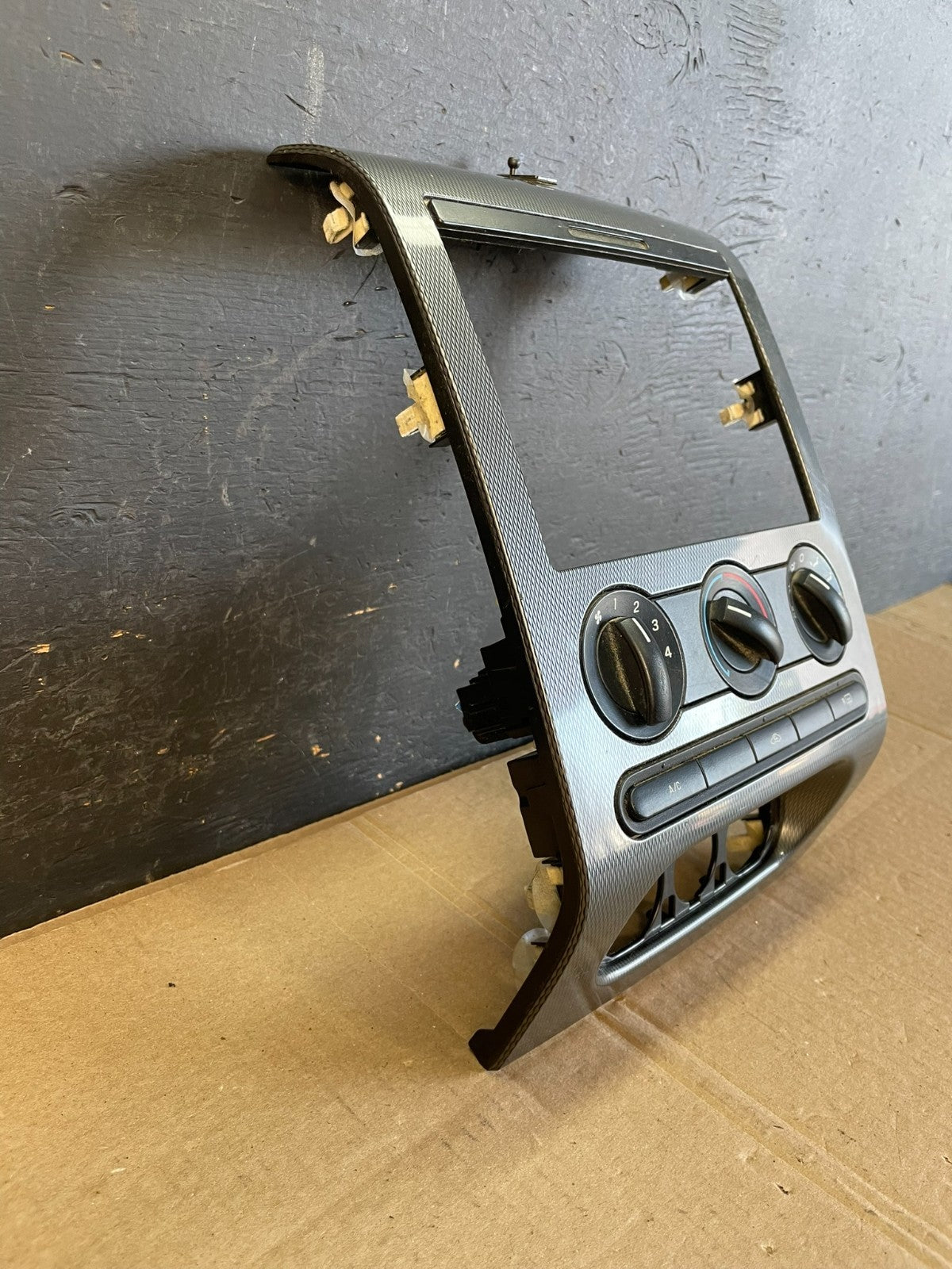 2004 to 2008 Ford F150 Radio Climate Dash Bezel Surround Black AC2284 DG1