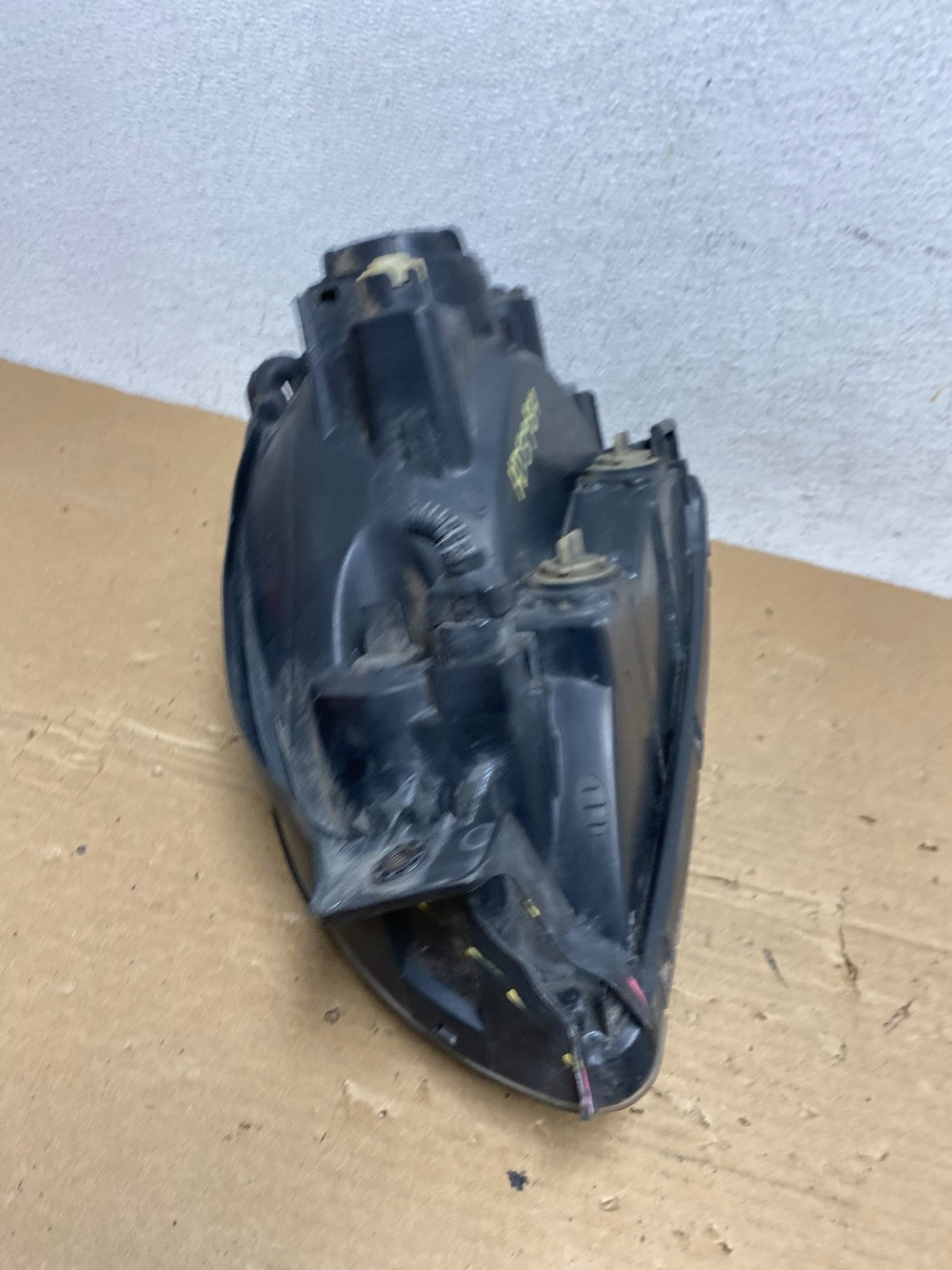 2005 to 2008 Hyundai Tucson Right Passenger Side Headlight AD3984 DW10
