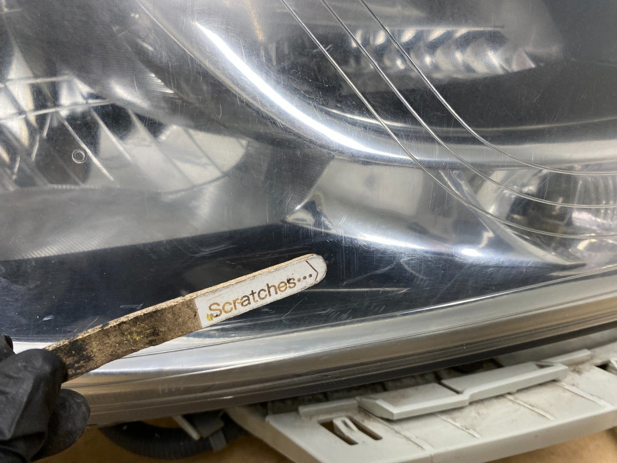2013 to 2016 Nissan Pathfinder Right Passenger RH Side Headlight AH7787 DW3