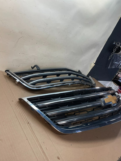 2013 to 2017 Chevrolet Traverse Front Upper + Lower Grill Grille AG7658 DG2