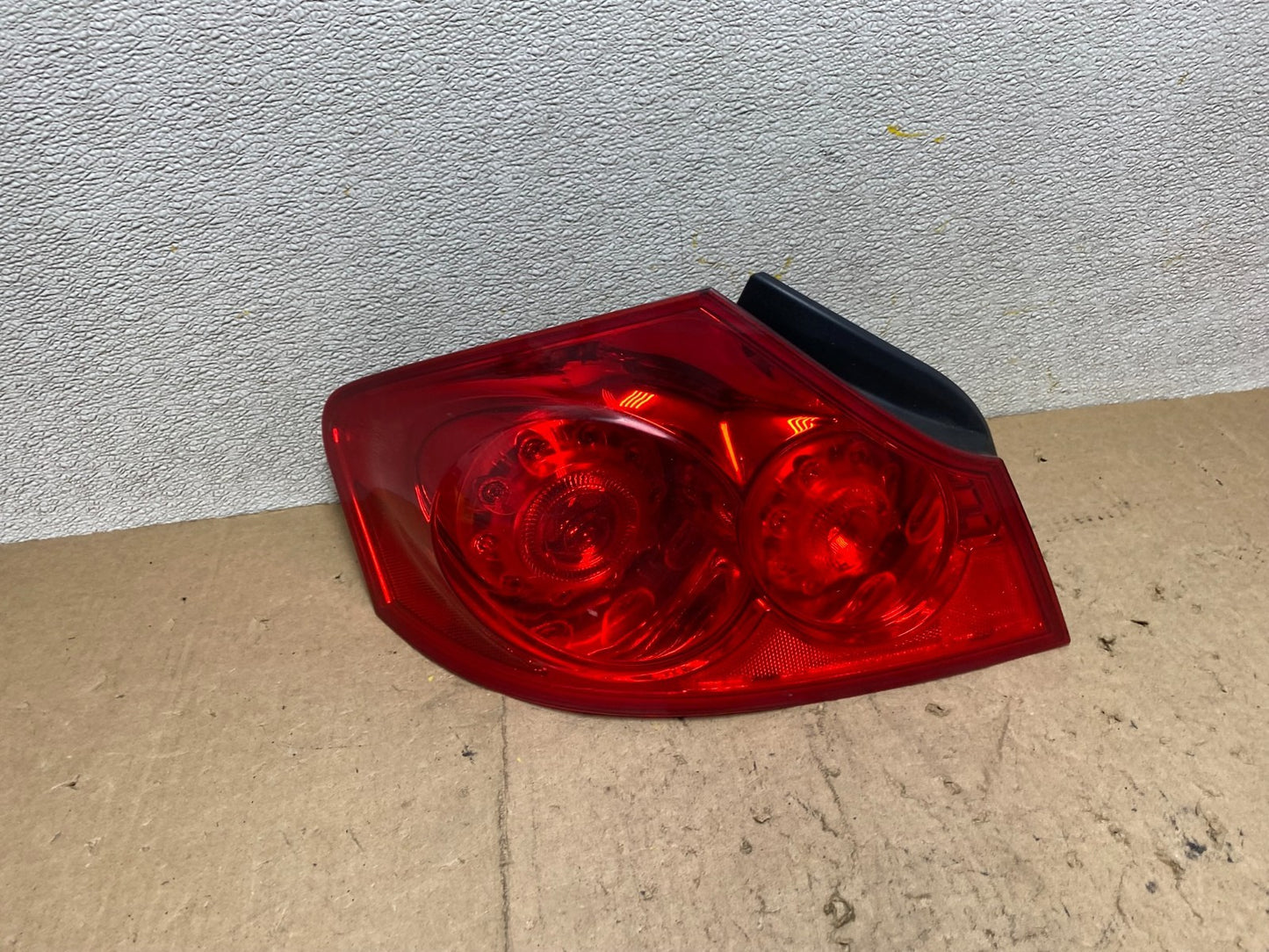 2007 to 2013 Infiniti G35 G37 Sedan Left Driver LH Side Tail Light Oem W9366 DW0