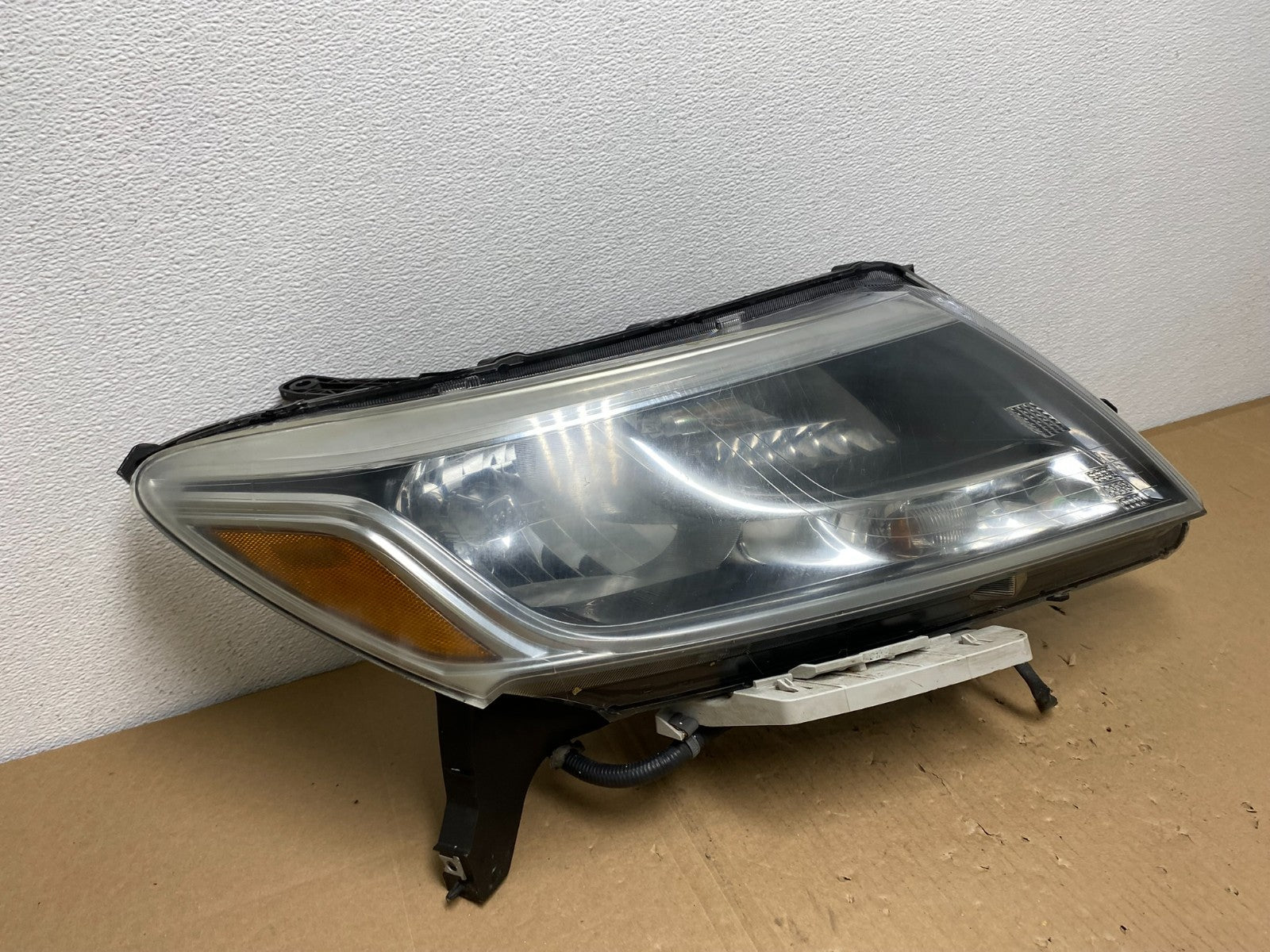 2013 to 2016 Nissan Pathfinder Right Passenger RH Side Headlight OEM AB6846 DW2