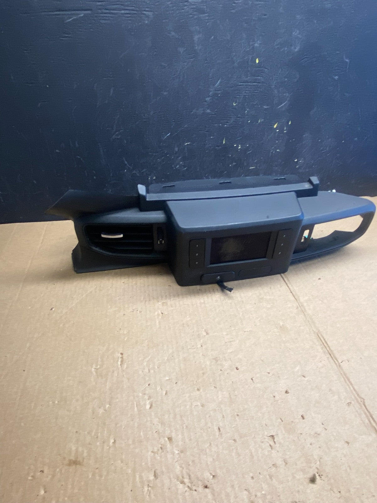 2020 to 2023 Ford Explorer Console Radio Display Screen Air Vent ae4445 DG0