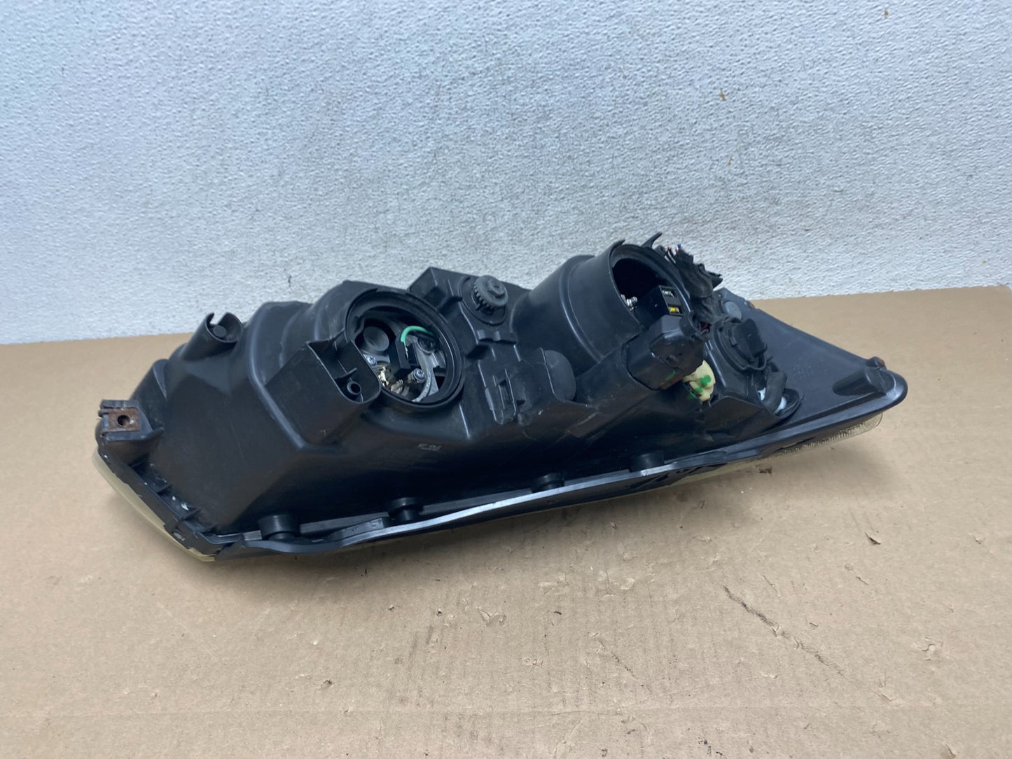 2006 to 2008 Hyundai Sonata Left Driver LH Side Headlight Halogen AG5798 DW5