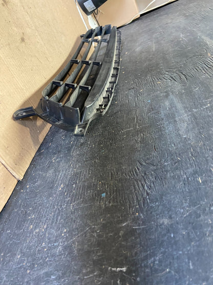 2012 to 2014 Hyundai Accent Front Bumper Lower Center Grille Q5700 DG4