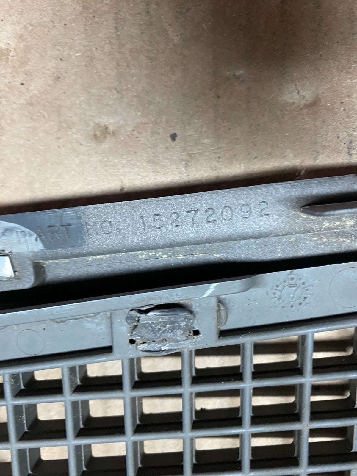 2008 to 2011 Cadillac Cts Front Lower Grill Grille OEM U0154 GD9