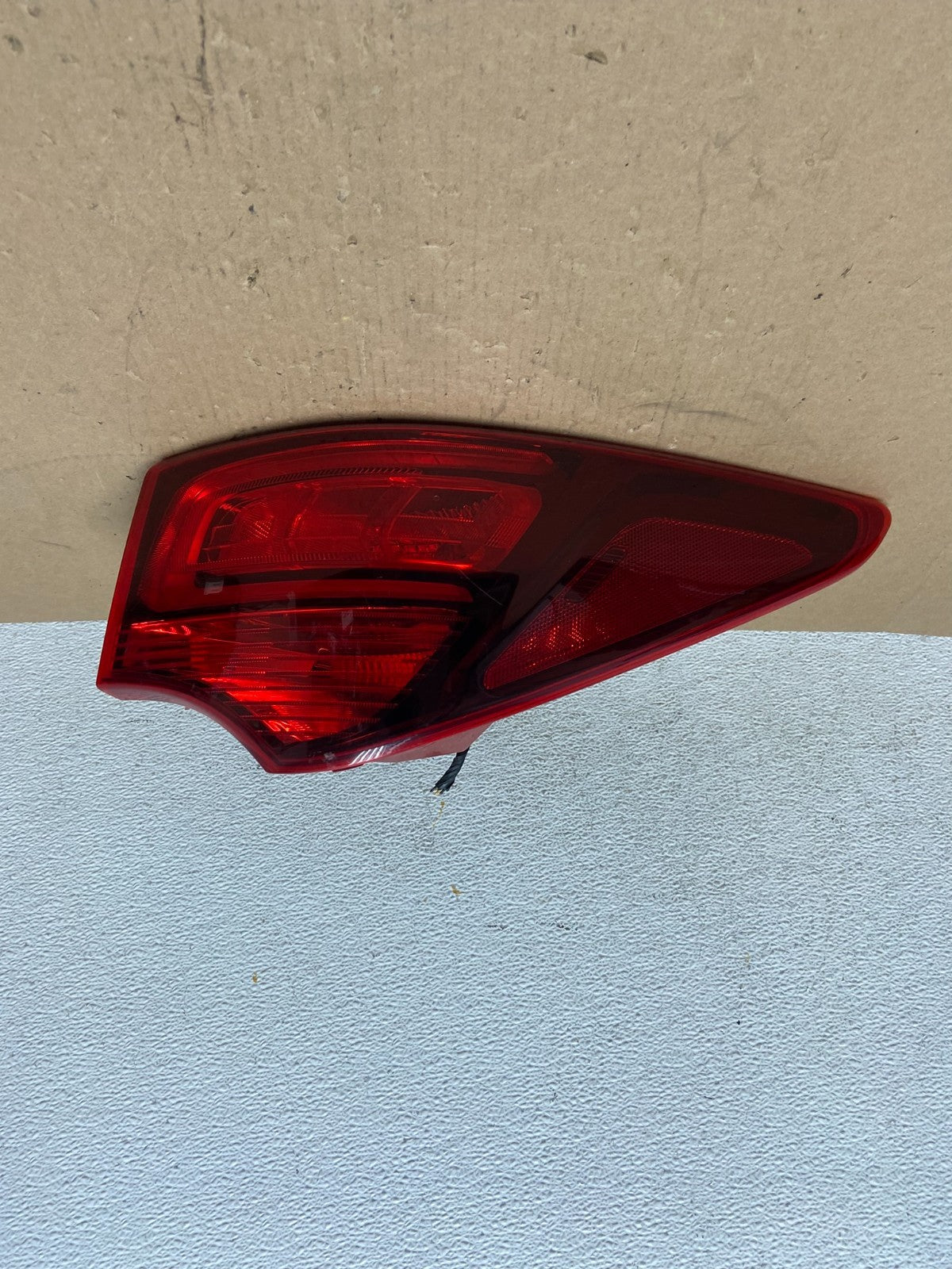 2017 - 2018 Hyundai Santa Fe Right Passenger RH Side Tail Light AD7663 DW0