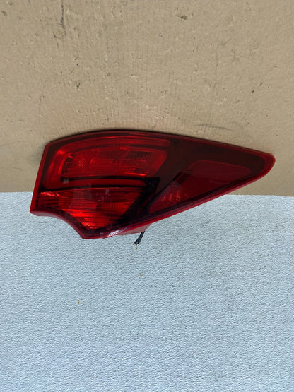 2017 - 2018 Hyundai Santa Fe Right Passenger RH Side Tail Light AD7663 DW0