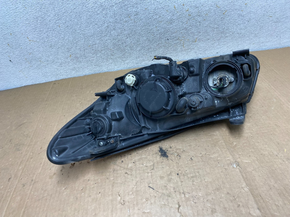2007 2008 2009 2010 Hyundai Elantra Right Passenger Side Headlight AI9292 LK5