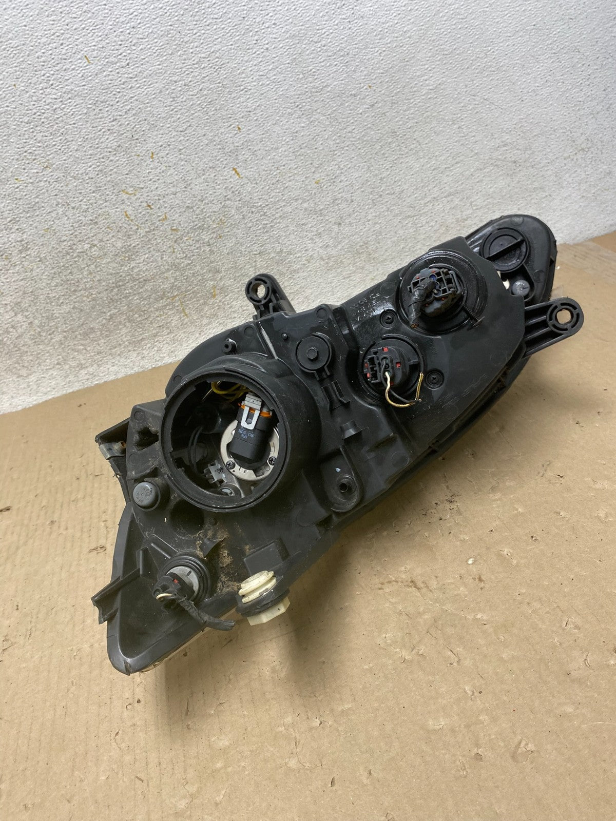 2011 2012 2013 2014 Chrysler 200 Right Passenger Halogen Headlight AH6839 DW6