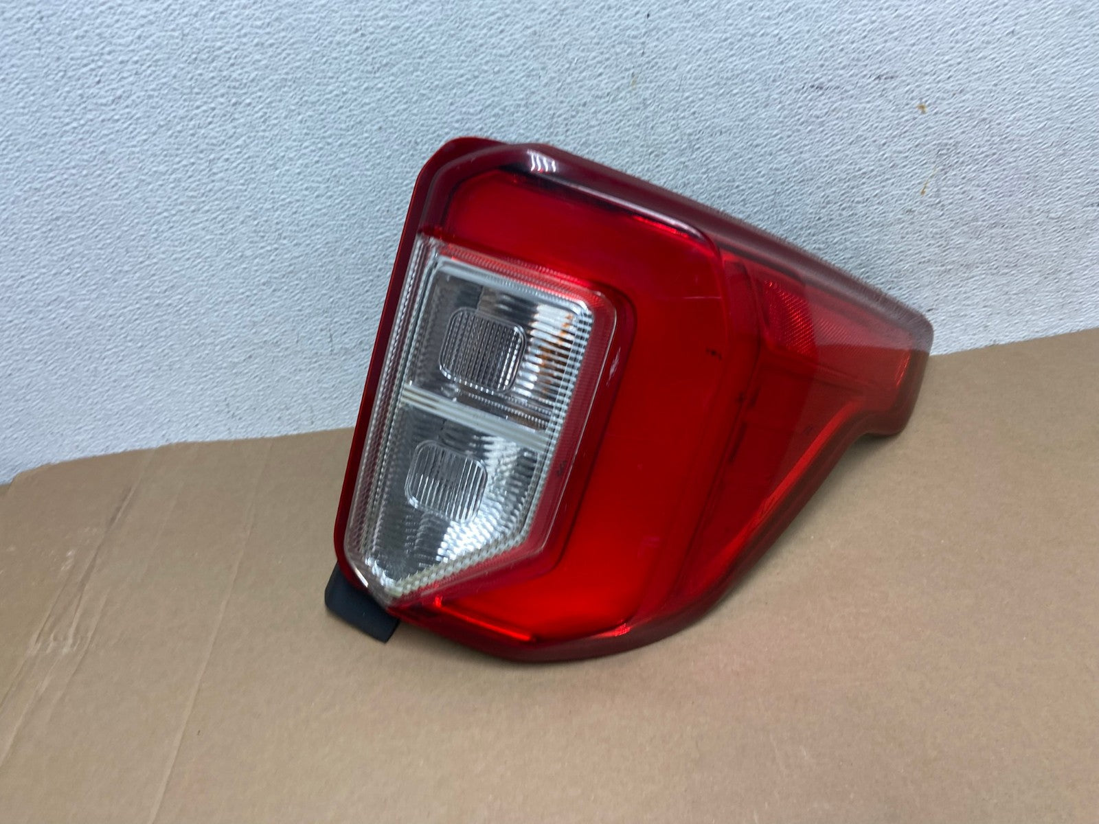 2020 2021 2022 2023 Ford Explorer Right Passenger Side Tail light AD6384 LK0