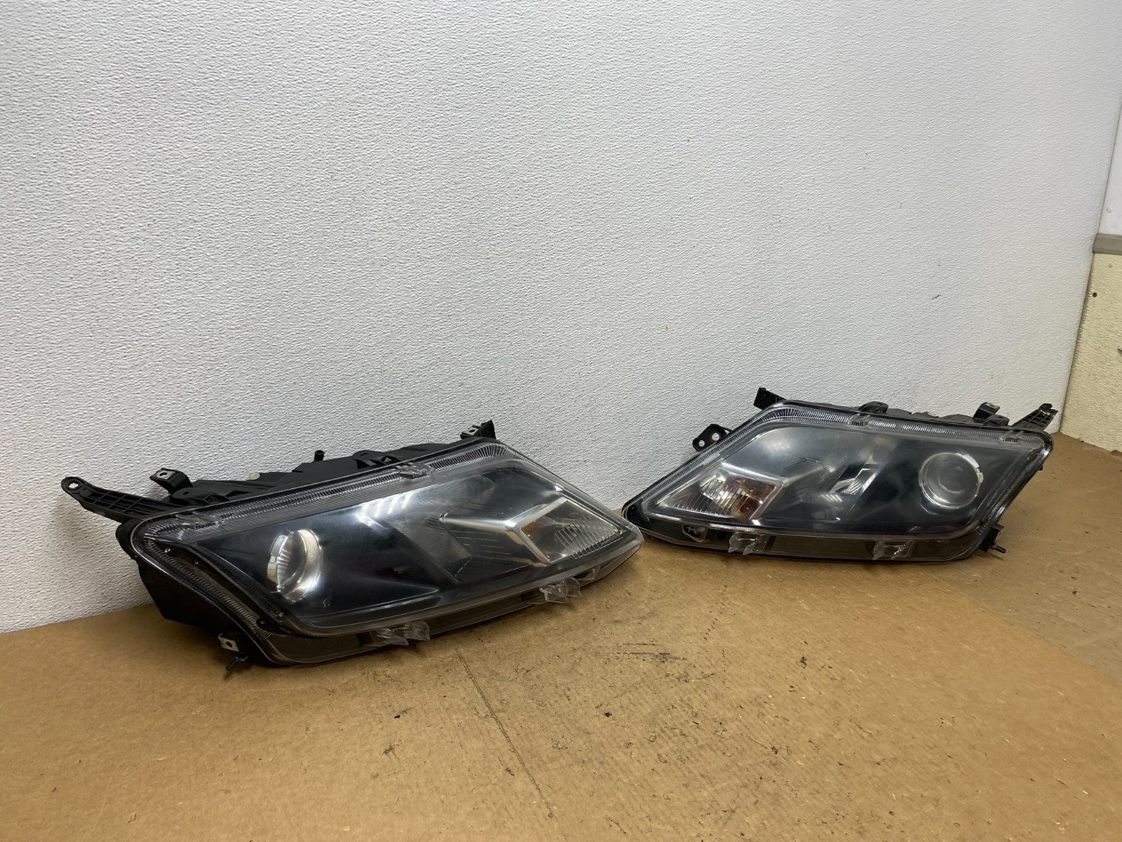 2010 2011 2012 Ford Fusion Left+Right Headlights Halogen OEM AC3625 DW2