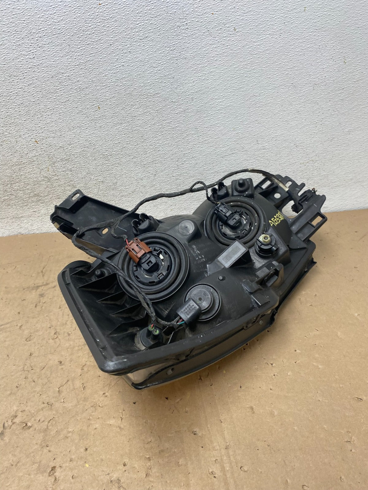 2008 - 2015 Nissan Armada Right Passenger RH Headlight Halogen AG5381 DW5