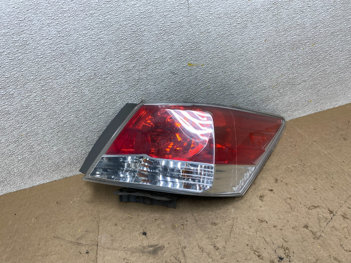 2008 to 2012 Honda Accord Sedan Tail light Right Passenger RH Side X2104 DW0