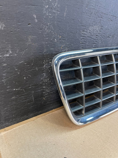 2005 2006 2007 Volvo S40 Front Upper Grille Grill 08620116 OEM AB7944 DG2