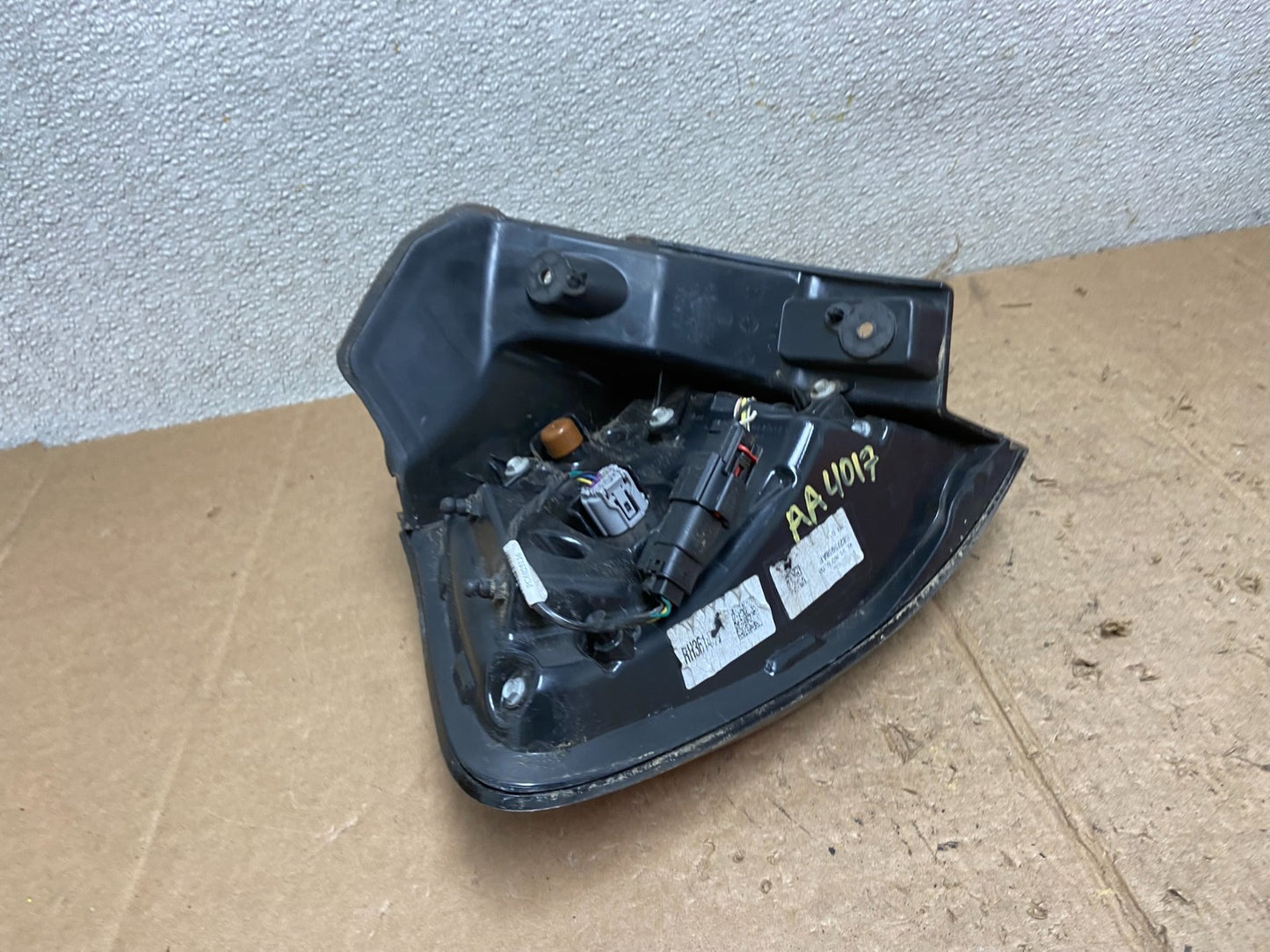 2019 to 2023 Jeep Cherokee Right Passenger RH Side LED Tail Light OEM AA4017 DW5