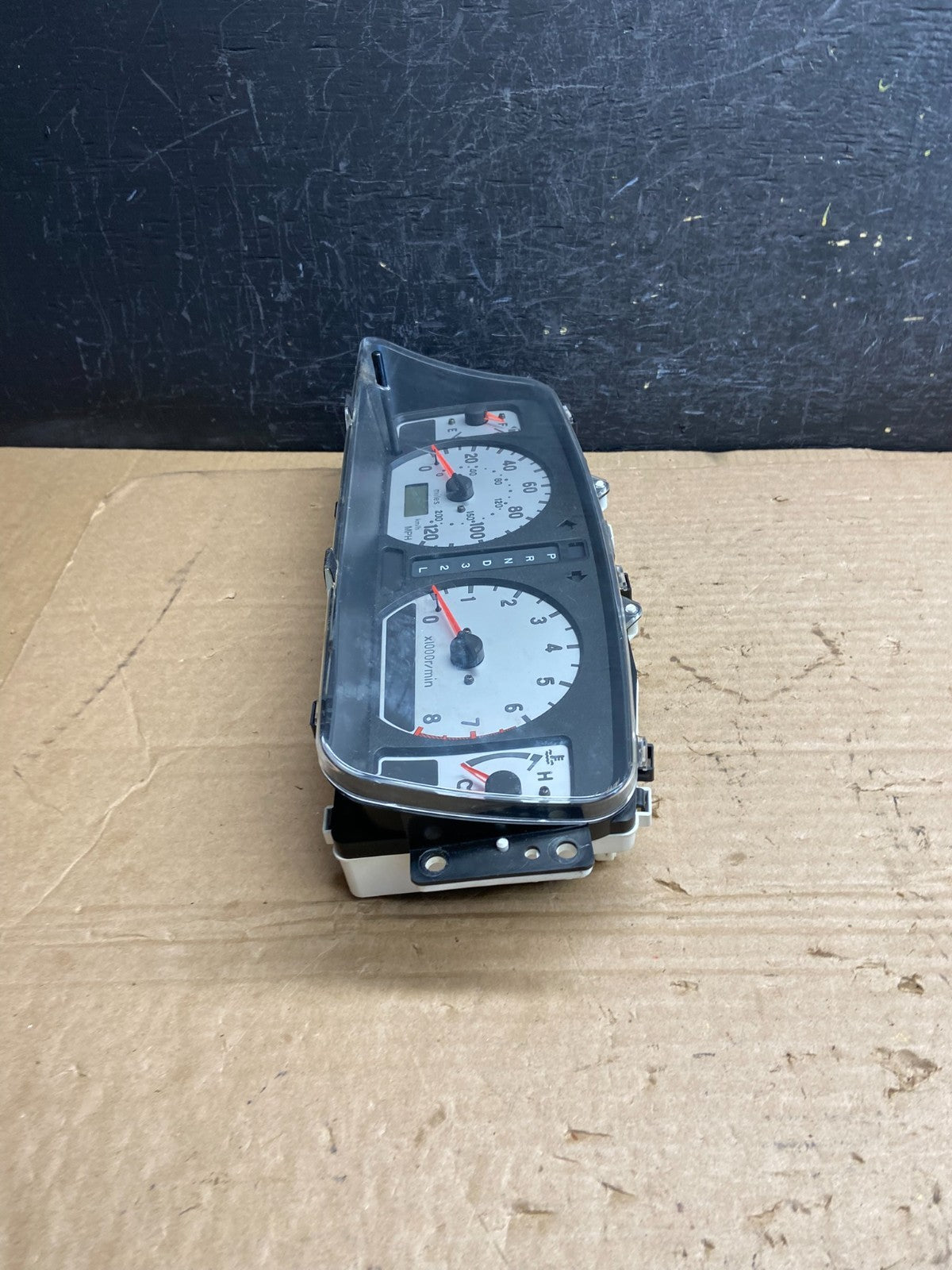 2002-2004 Mitsubishi Montero Sport Speedometer Cluster Gauge AF2148 DG2