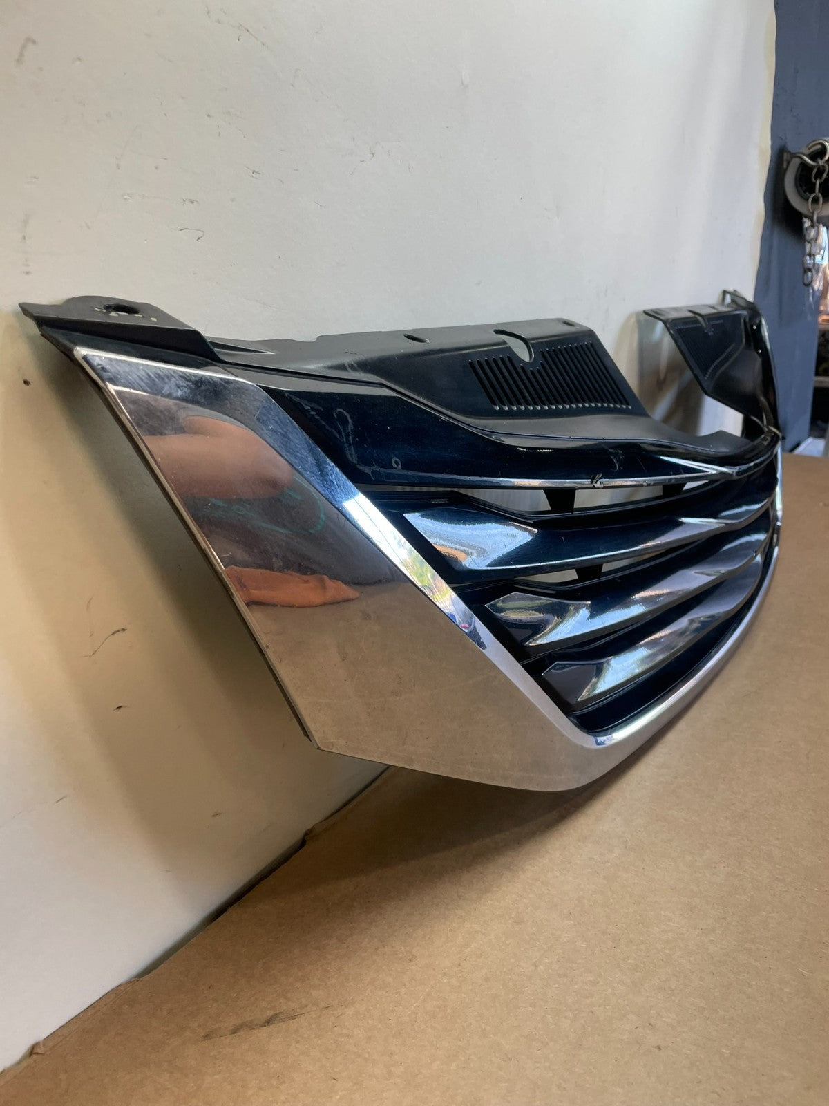 2011 to 2017 Toyota Sienna Front Upper Grill Grille AF8575 DG2