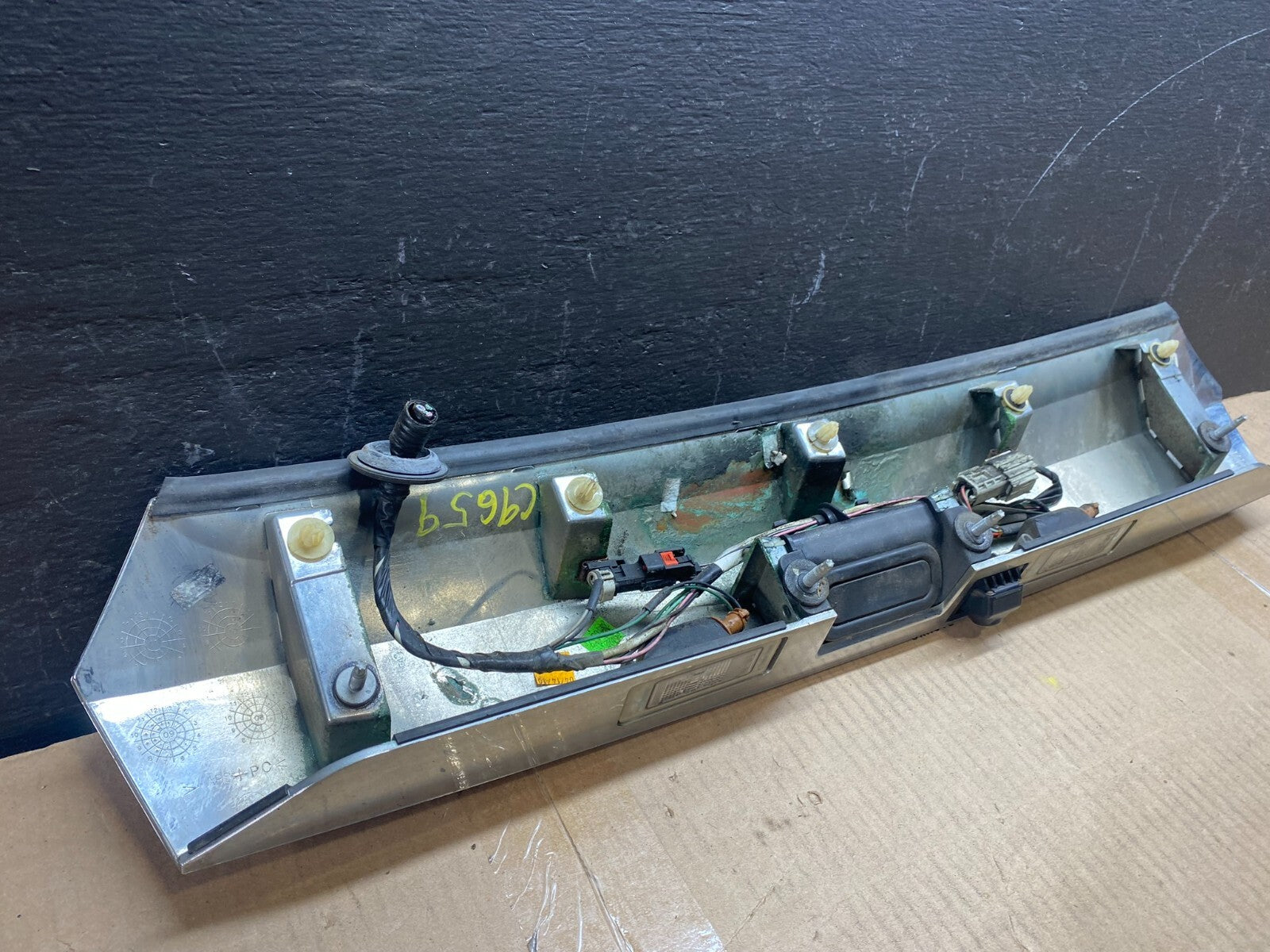 2011-2015 GMC Terrain Tailgate Liftgate Chrome Finish Molding Camera Oem C96594