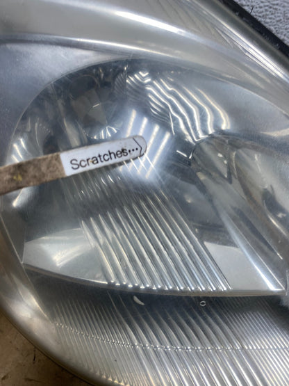 2004-2005 Toyota Sienna Right Passenger Halogen Headlight AD5249 DW3