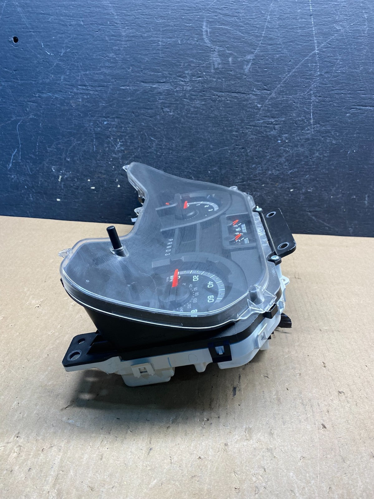 2011 to 2013 Ford E150 E250 E350 VAN Gauge Speedometer Cluster AG1879 DG2