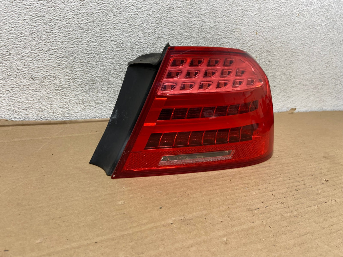 2011 2013 BMW 3 Coupe 328i 335i M3 E92 Right Passenger Tail Light AG9179 LK1