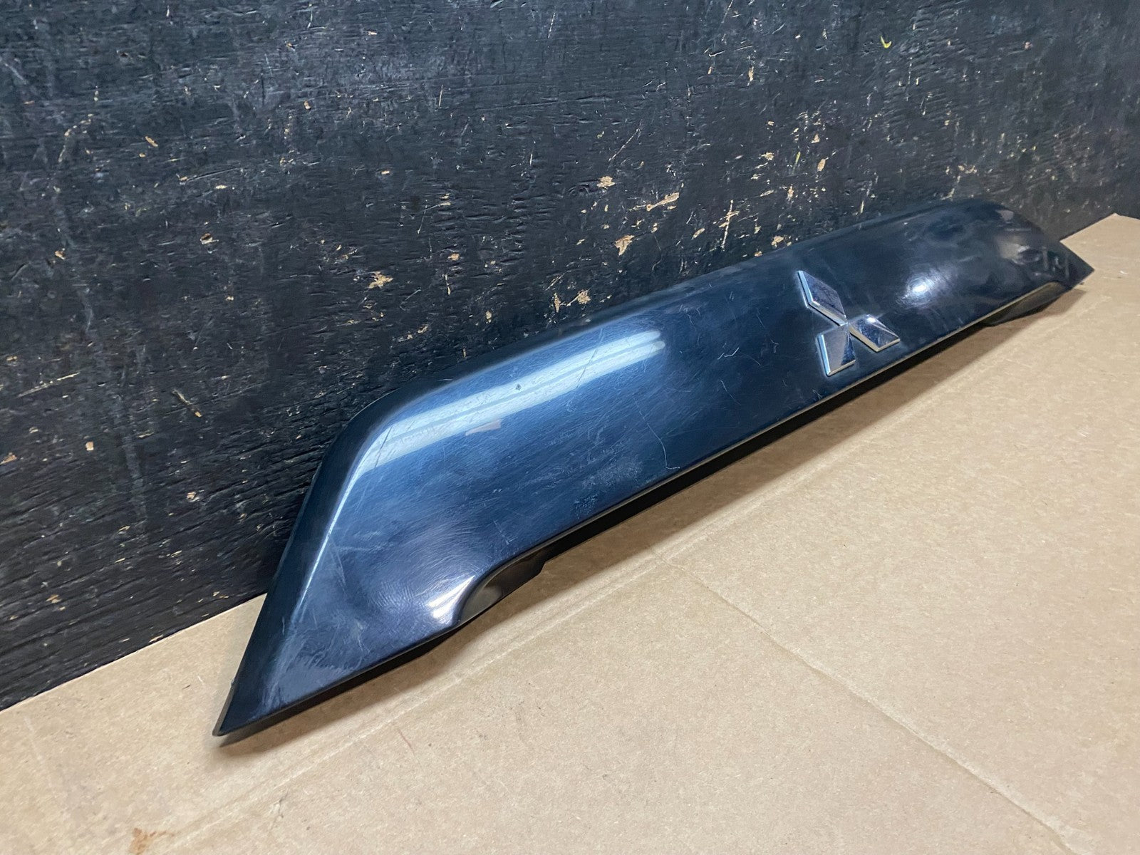 2007 to 2013 Mitsubishi Outlander Rear Hatch Tailgate Trim Molding OEM Y9269 DG2