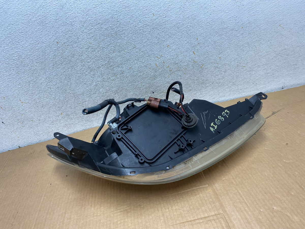 2004-2005 Toyota Sienna Left Driver LH Side Halogen Headlight AI6893 DW7