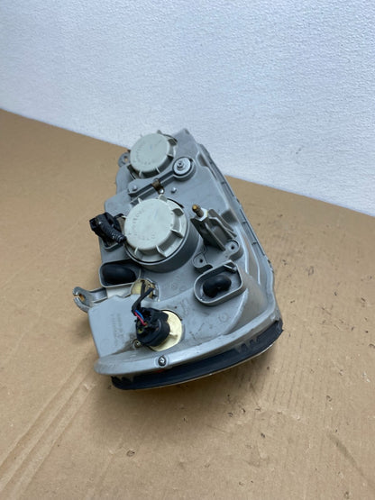 2002 to 2005 Kia Sedona Left Driver LH Side Headlight Oem AB6867 DW10